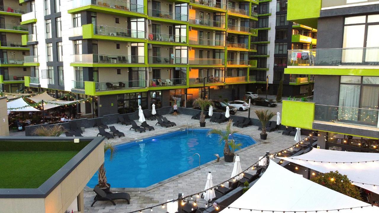 Glamour Red Apartment 22 In Spa Pool Resort Mamaia Bagian luar foto