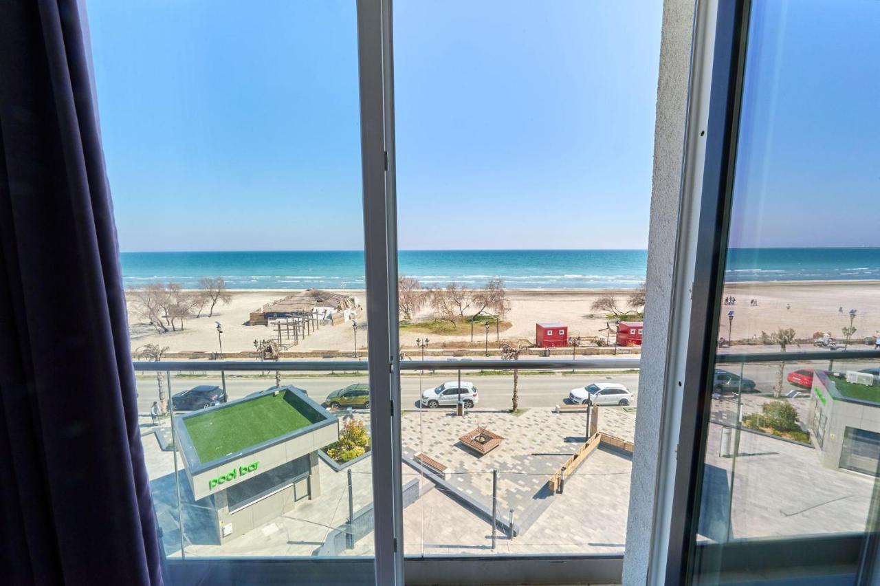 Glamour Red Apartment 22 In Spa Pool Resort Mamaia Bagian luar foto