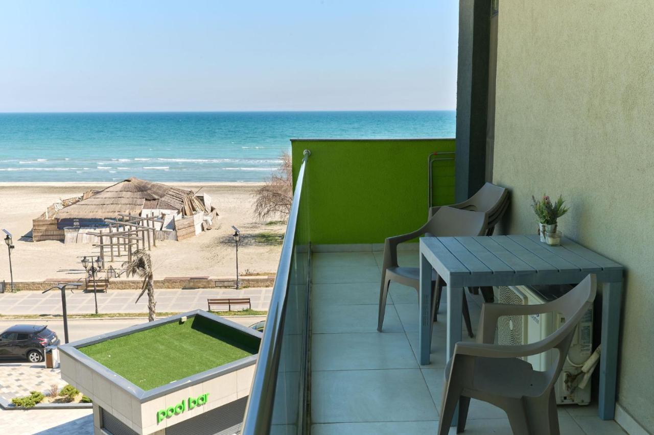 Glamour Red Apartment 22 In Spa Pool Resort Mamaia Bagian luar foto