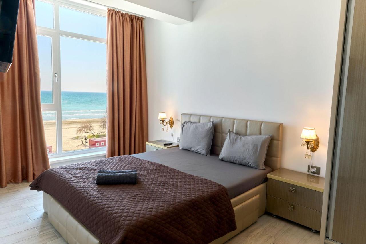 Glamour Red Apartment 22 In Spa Pool Resort Mamaia Bagian luar foto