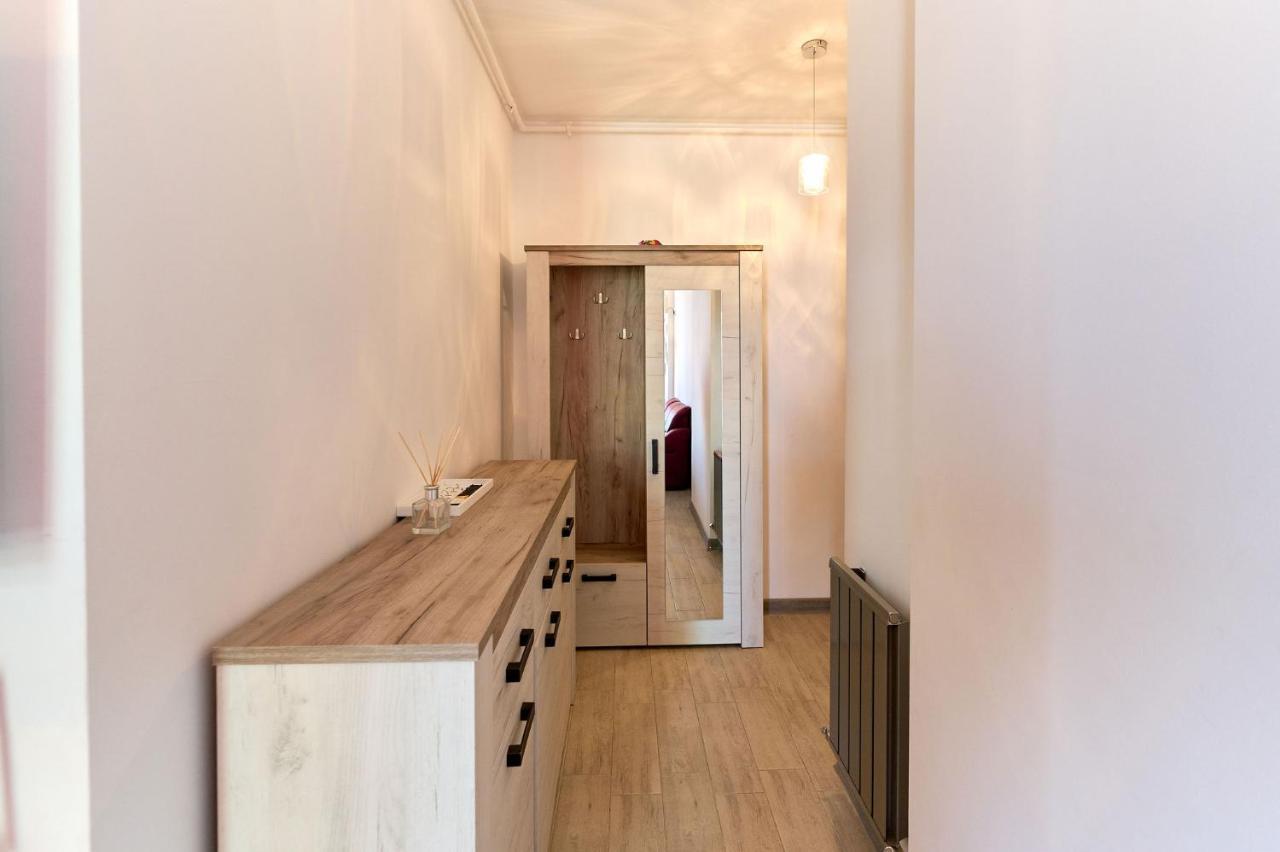 Glamour Red Apartment 22 In Spa Pool Resort Mamaia Bagian luar foto