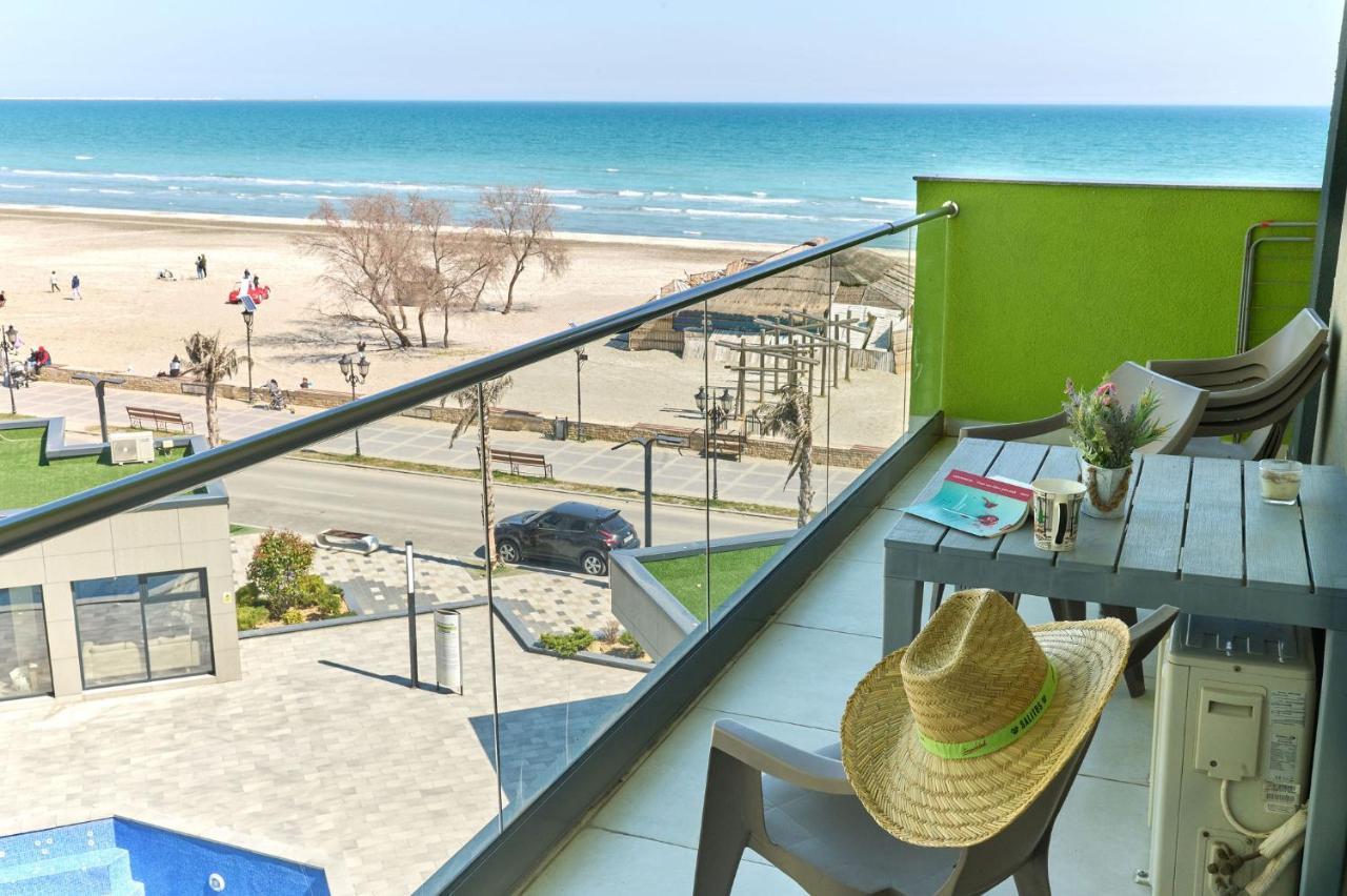 Glamour Red Apartment 22 In Spa Pool Resort Mamaia Bagian luar foto