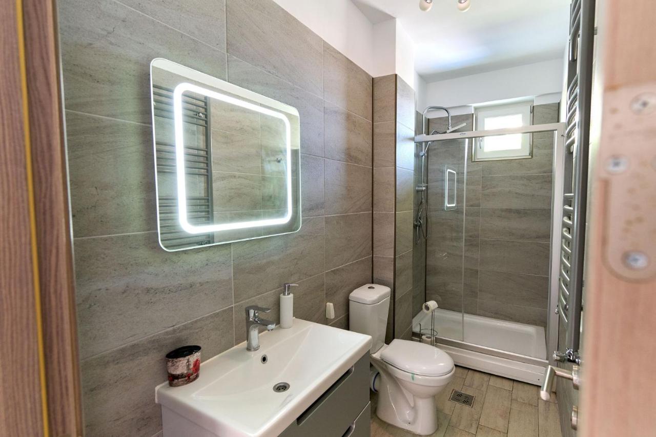 Glamour Red Apartment 22 In Spa Pool Resort Mamaia Bagian luar foto