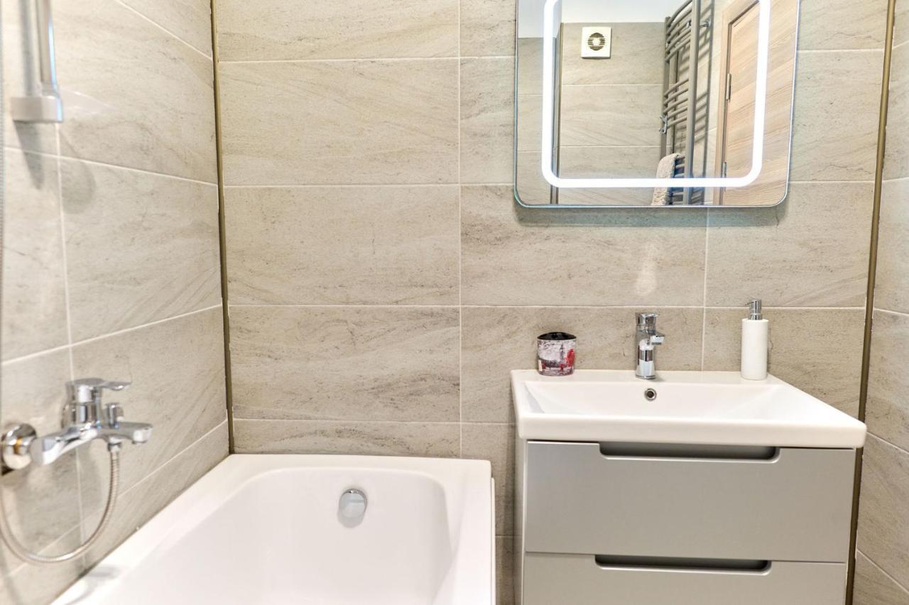 Glamour Red Apartment 22 In Spa Pool Resort Mamaia Bagian luar foto