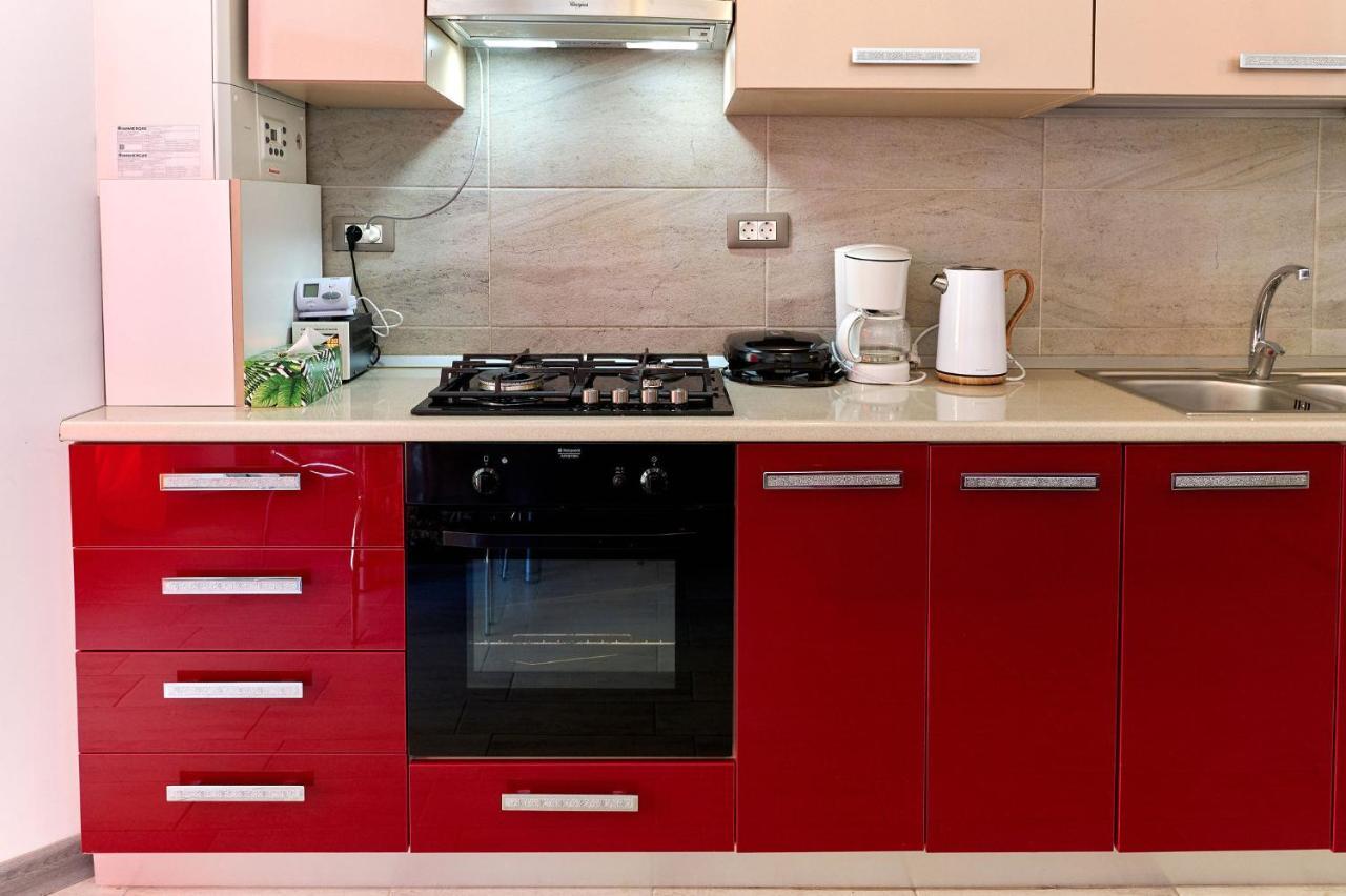 Glamour Red Apartment 22 In Spa Pool Resort Mamaia Bagian luar foto