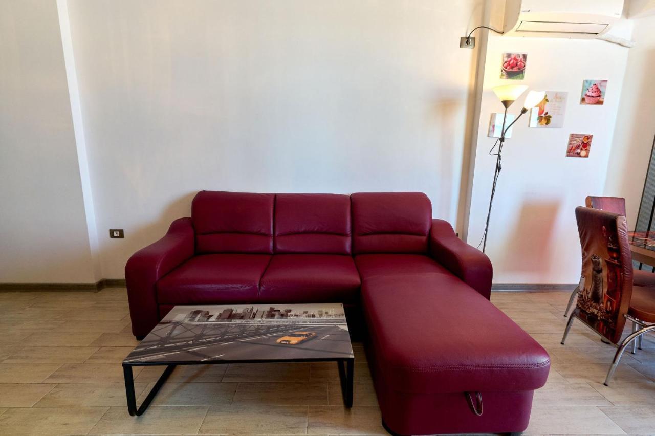 Glamour Red Apartment 22 In Spa Pool Resort Mamaia Bagian luar foto