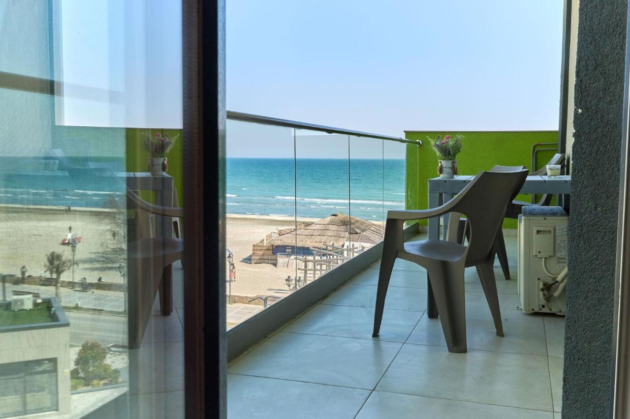Glamour Red Apartment 22 In Spa Pool Resort Mamaia Bagian luar foto
