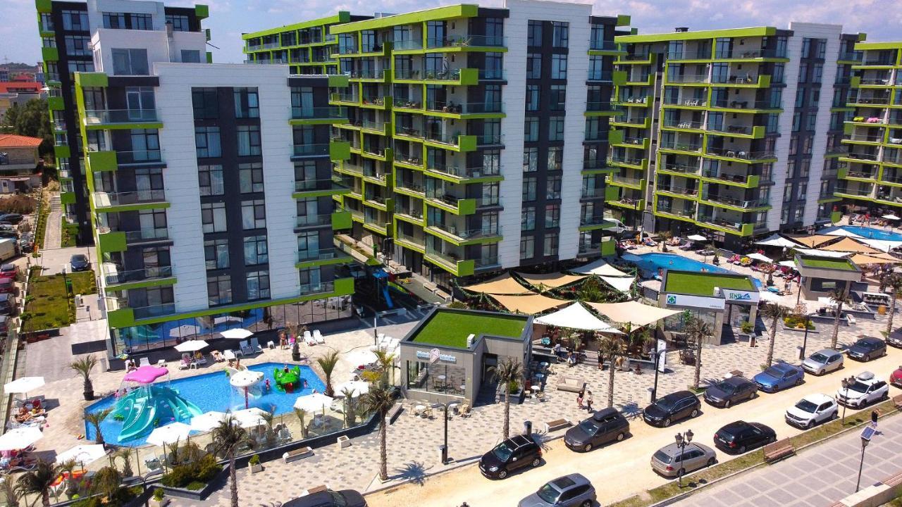 Glamour Red Apartment 22 In Spa Pool Resort Mamaia Bagian luar foto