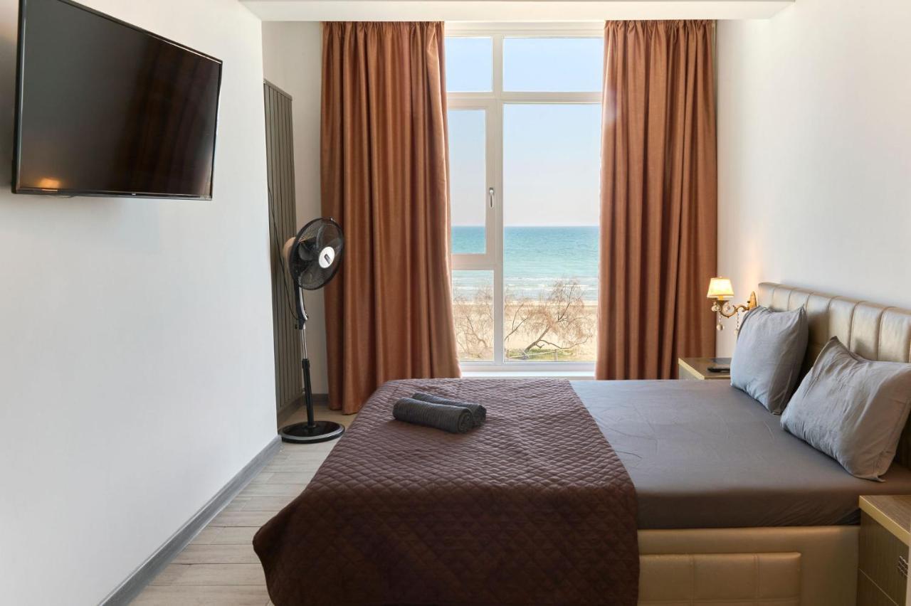 Glamour Red Apartment 22 In Spa Pool Resort Mamaia Bagian luar foto