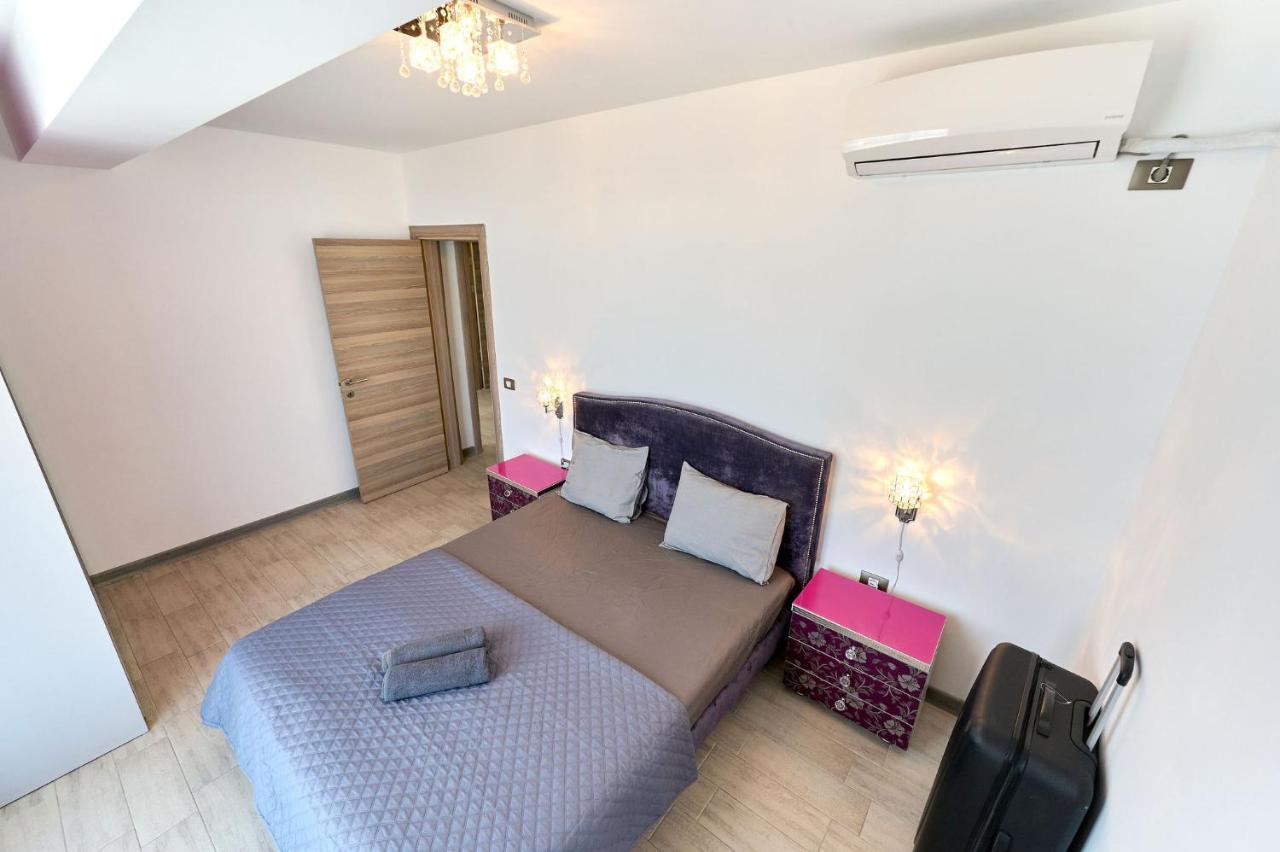 Glamour Red Apartment 22 In Spa Pool Resort Mamaia Bagian luar foto